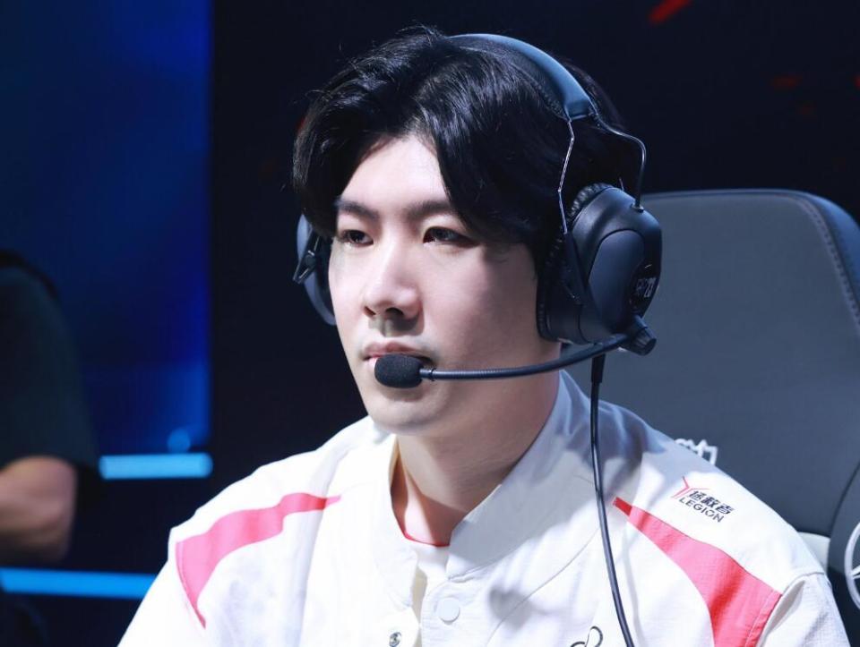 与此同时 与此同时